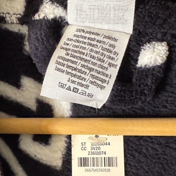 PINK Victoria's Secret Black and White Cozy Robe - Picture 6 of 6